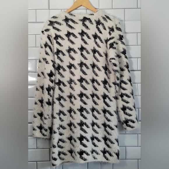 JANICE APPAREL Ladies Fuzzy Soft Textured Sweater Cardigan Houndstooth Like Patt - Picture 5 of 6